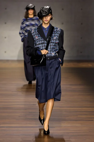 Look 66